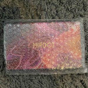 Beautiful eyeshadow (Hipdot)